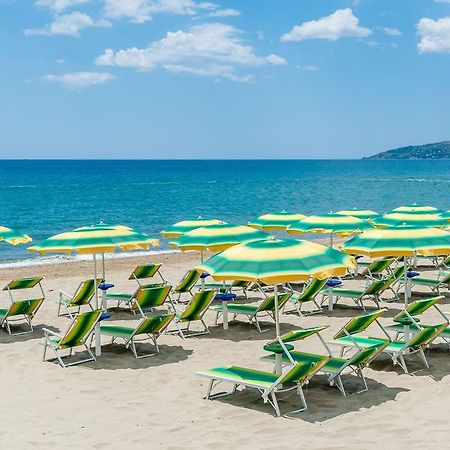 Hotel Bacco Асчеа Екстериор снимка