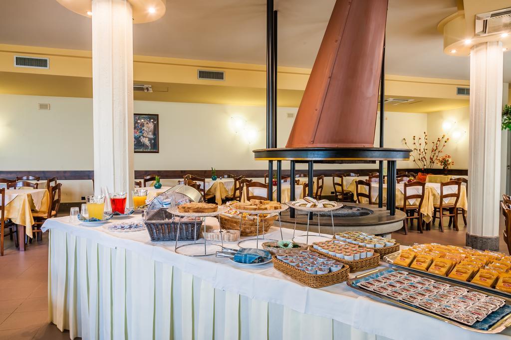 Hotel Bacco Асчеа Екстериор снимка