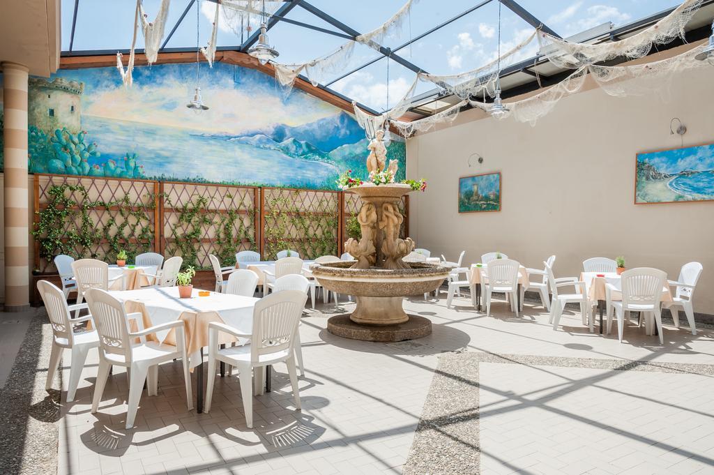 Hotel Bacco Асчеа Екстериор снимка